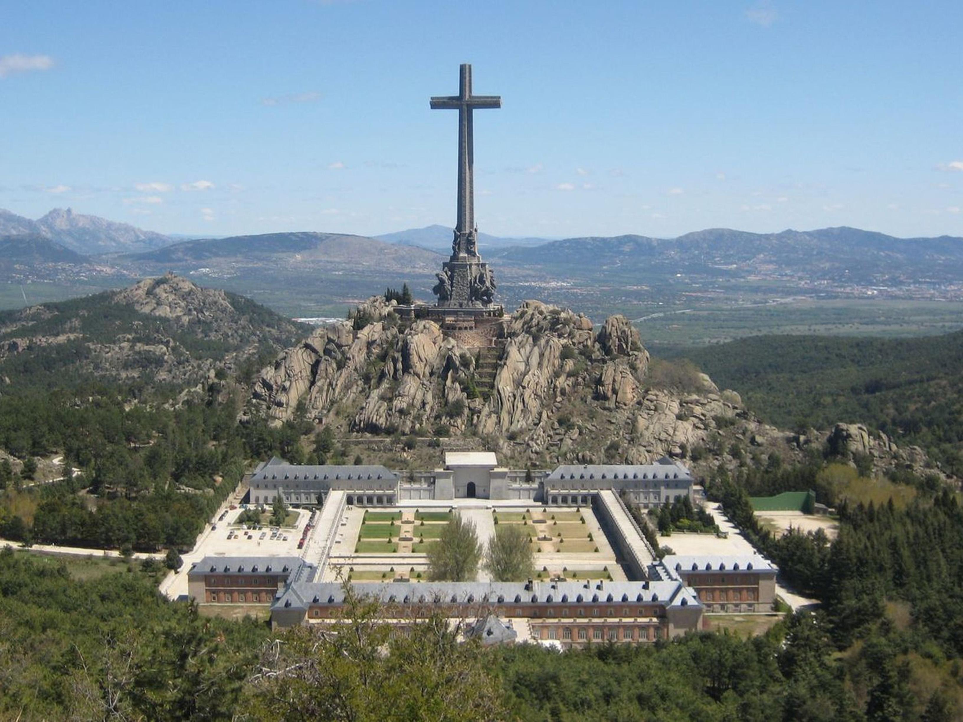 Готель Hospederia Santa Cruz Сан-Лоренсо-де-Ель-Ескоріаль Екстер'єр фото